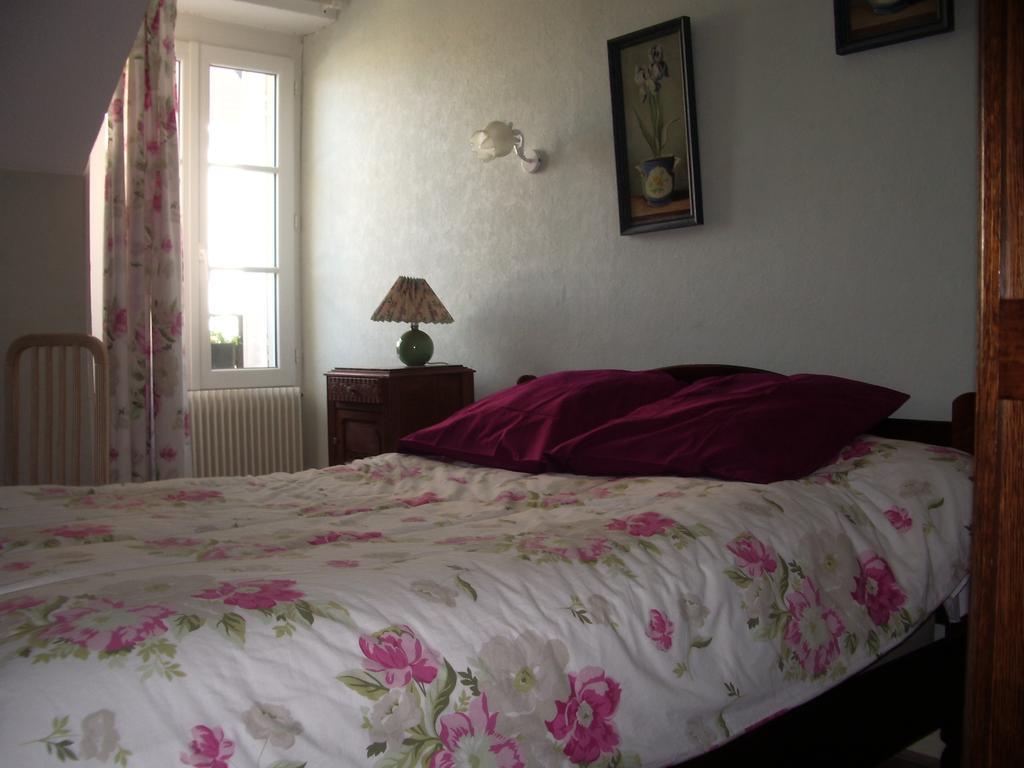 Bed and Breakfast Les Glycines Plaimpied-Givaudins Exteriér fotografie